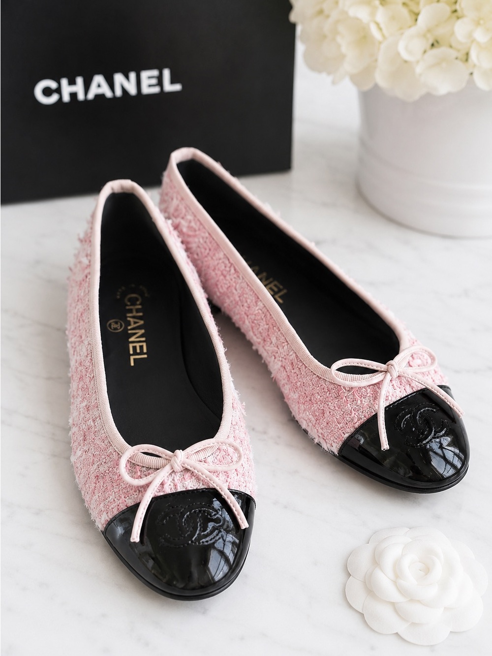 CHANEL Pink Tweed Ballet Flats Black Patent Cap Toe Bow Shoes CC Sz 38.5 US 8.5
